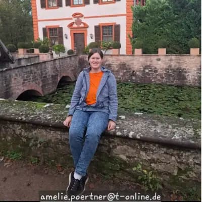 Amelie (20/f)