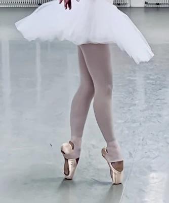 Ballerina (34/w)