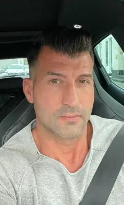 Dani (42/m)